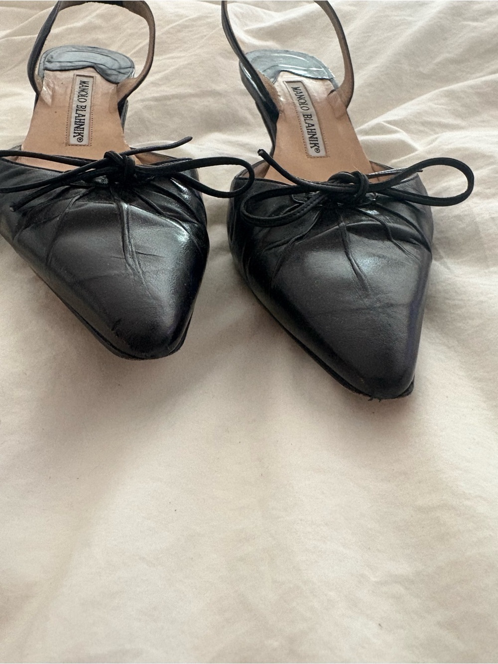 Manolo Blahnik Black Pointed Slingback Kitten Heel with Bow 37.5 - Picture 3 of 10